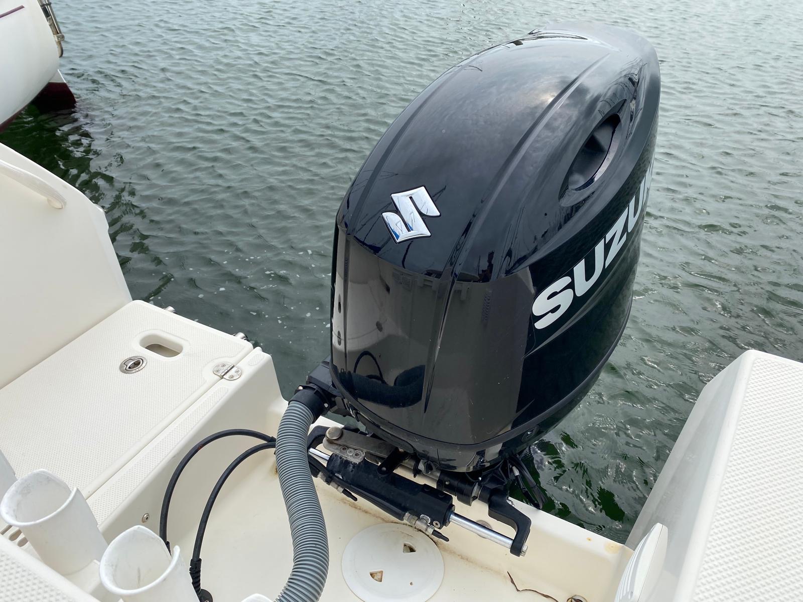 slider 4 Quicksilver  675 Pilothouse